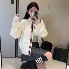 批发设计感双袖撞色条纹立领针织开衫女<b class='q'>气质</b>设计感慵懒风毛衣上衣外套