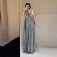 批发2026新款慵懒风法式蓝色无袖<b class='q'>吊带</b>连衣裙子女夏季海边度假仙女<b class='q'>长裙</b>