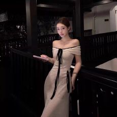 批发法式白色一字肩连衣裙女夏季生日穿搭性感纯欲气质修身包臀<b class='q'>长裙</b>子