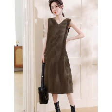 批发加肥<b class='q'>加大码</b>羊毛针织<b class='q'>连衣裙</b>女秋冬过膝长款V领无袖背心打底外穿裙