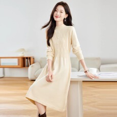 批发高端气质针织长袖连衣<b class='q'>裙</b>女秋冬半高领中长款宽松显瘦纯色打底<b class='q'>裙</b>子