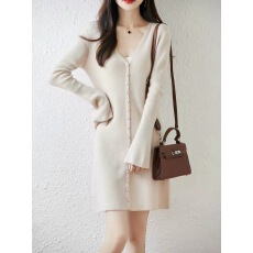 批发多扣V领羊毛中长款开衫<b class='q'>连衣裙</b>女喇叭袖针织<b class='q'>打底裙</b>羊毛裙子