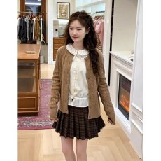 批发档口上新 2026年秋冬新款女士宽松麻花编织圆领单排扣针织开衫