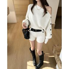 批发复古辣妹设计感斜肩针织毛衣高腰显瘦<b class='q'>短裤</b><b class='q'>套装</b>女气质时尚两件套潮