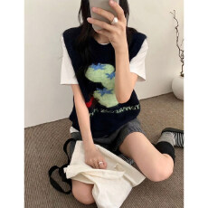 批发韩系减龄番茄刺绣灰色针织马甲女宽松<b class='q'>春</b>秋季叠穿无袖毛衣背心上衣