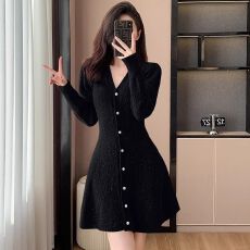 批发名媛风V领泡泡袖珍珠扣金丝针织毛衣连衣裙<b class='q'>女</b>荷叶边短裙