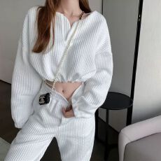批发<b class='q'>秋</b>冬款慵懒风高腰短款卫衣女两件套ins设计感高级感洋气长袖套装