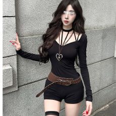 批发LookTiTi黑色<b class='q'>连体</b>裤女秋季长袖<b class='q'>连体</b>衣设计感修身挂脖镂空辣妹<b class='q'>短裤</b>