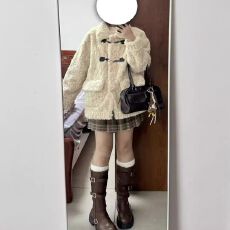 批发小个子羊羔毛外套女韩系<b class='q'>翻领</b>牛角扣加厚皮毛一体可爱软糯大衣加厚