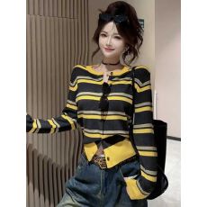 批发撞色<b class='q'>条纹</b>圆领长袖针织<b class='q'>开衫</b>女2025年秋季新款显瘦百搭短款<b class='q'>开衫</b>上衣