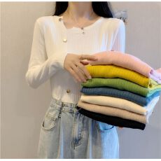 批发春秋薄款<b class='q'>修身</b>紧身短款长袖打底针织衫上衣洋气排扣内搭低领毛衣女