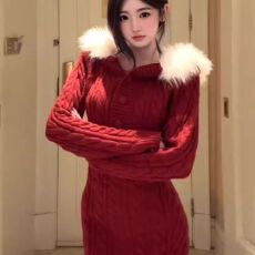 批发纯欲辣妹风新年战袍<b class='q'>连衣裙</b>女装2025秋冬季御姐连帽毛领针织包臀裙