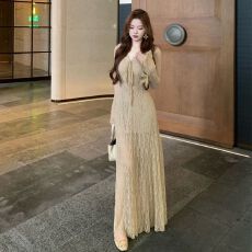 批发纯欲风辣妹卡其色系带<b class='q'>连衣裙</b>女<b class='q'>春秋</b>季别致减龄显瘦性感长裙子潮