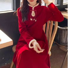 批发新中式旗袍敬酒服订婚服新年战袍秋冬新款高级感喜***色<b class='q'>连衣裙</b>女