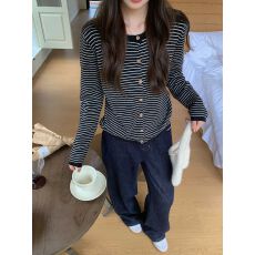 批发撞色条纹<b class='q'>针织</b>长袖<b class='q'>开衫</b>上衣女韩系新款秋冬穿搭修身毛衣百搭外套