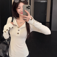 批发白色辣妹风半开领纽扣长袖<b class='q'>T</b><b class='q'>恤</b>打底衫女秋冬短款内搭修身显瘦上衣