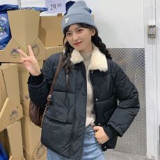 批发2025秋冬新款韩版高级设计感<b class='q'>女装</b>毛毛领大口袋短款加厚<b class='q'>棉衣</b>棉服女