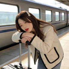 批发2025年秋季气质mm早秋时尚撞色上衣显瘦遮肉韩版小香风时尚<b class='q'>外套女</b>