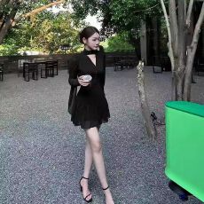 批发微胖mm纯欲性感v领拼接雪纺连衣裙女法式<b class='q'>轻熟</b>风气质收腰a字短裙