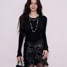 批发ZS质述 <b class='q'>黑色</b>PU皮拼接假两件扭结褶皱包臀连衣裙冬天配大衣<b class='q'>打底裙</b>