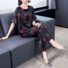 批发新款2026夏季时尚大码女装休闲套装中老年妈妈装两件套