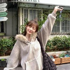 批发美式复古条纹加绒毛领连帽卫衣外套女秋冬新款慵懒风oversize上衣