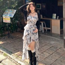 批发碎花蝴蝶吊带长裙女2026早<b class='q'>春</b>新款微胖显瘦连衣裙两件套