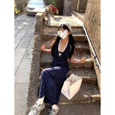 批发法式无袖挂脖蓝色【繁花】<b class='q'>春</b>夏韩系碎花拼接蕾丝V领设计感连衣裙