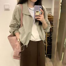 批发设计感小众短外套复古长袖冲锋衣2026春秋简约防晒短款小个子开衫