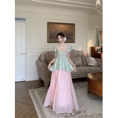 批发多巴胺度假甜妹穿搭夏季法式短袖上衣半身裙超仙温柔约会减龄套装