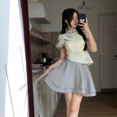 批发复古赫本风法式泡泡袖<b class='q'>上衣</b>高腰蓬蓬裙新中式改良旗袍两件套ins女