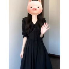批发<b class='q'>赫本</b><b class='q'>风</b>法式黑色v领长袖连衣裙子女夏春季2026新款高级感气质长裙