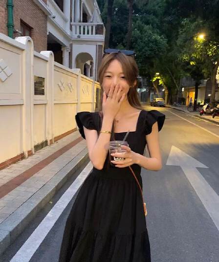 여름 여성 검정색 점프 슈트 치마 작은 날다 소매 그리고 그는 벤 바람 롱 스커트 프랑스식 첫사랑 차 휴식