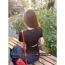 批发小心机露背辣妹风T恤夏季设计感方领修身显瘦短袖上衣<b class='q'>打底衫</b>女