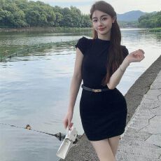 批发2026夏季新款名媛气质短袖修身包臀<b class='q'>裙子</b>高级感紧身黑色连衣裙女装