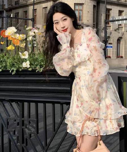 도망자 공주 슈퍼 요정 꽃무늬 여성 드레스 가을 의상 새로운 프랑스식 보트넥 슬림해 보이는 품격 퍼프 짧은 치마