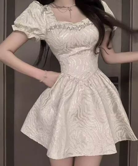 거품 소매 점프 슈트 치마 2026 여름 여성 의류 고급 센스 품격 공주 퍼프 스커트 허리 수축 작은 키 미니 스커트
