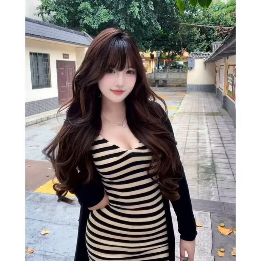 순수한 욕망 바람 섹시함 V넥 슬립 드레스 여성 의류 여름 새로운 꼬집기 허리 몸매 가꾸기 배색 스트라이프 타이트 스커트 롱 스커트