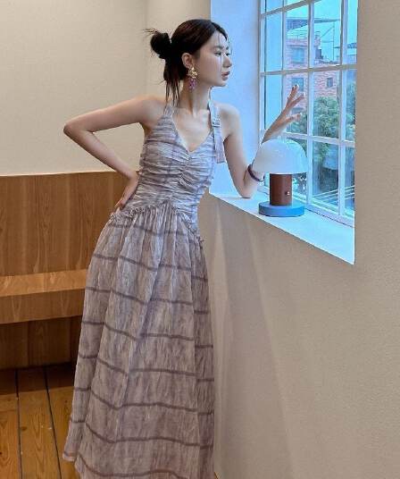 2026 새로운 여름 프랑스식 레트로 튜브탑 행침 목 여성 드레스 품격 허리 수축 A라인 스커트 고급 센스 롱 스커트