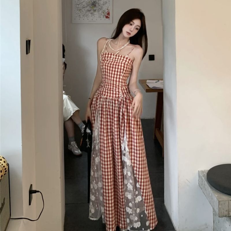 프랑스식 2026 체크무늬 레트로 튜브탑 드레스 여름 품격 새로운 허리 수축 패치워크 치마 슬림해 보이는 롱 스커트