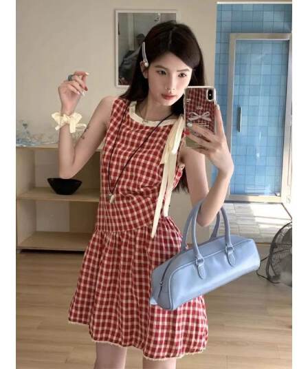 프랑스식 빨간색 체크무늬 여성 드레스 여름 새로운 패션 디자인 센스 스트랩 허리 수축 민소매 쇼트 스타일 A라인 스커트