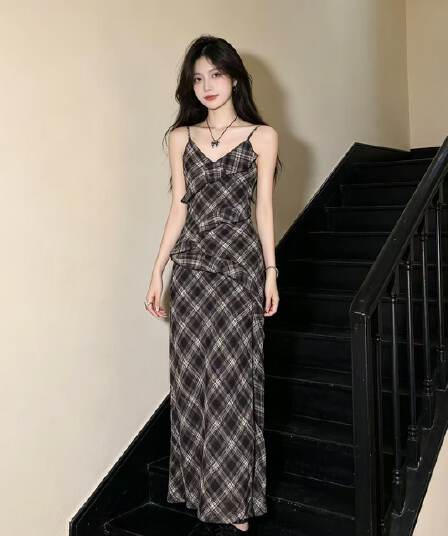 2026 여름 새로운 불규칙 프릴 여름 우아한 센스 민소매 A형 체크무늬 슬립 드레스