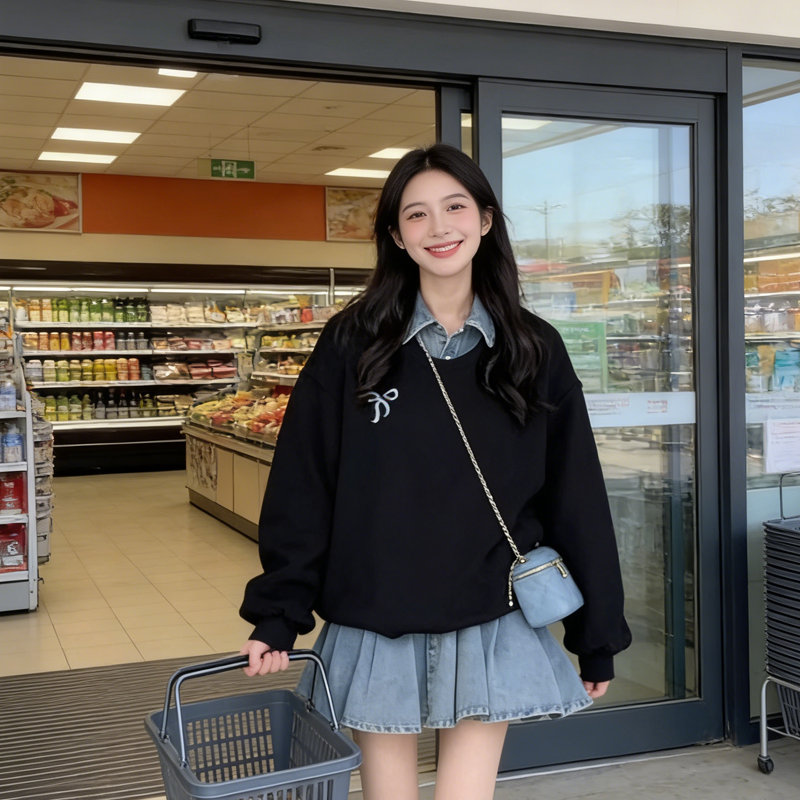한 부서 페이크 레이어드 후드티 모방 데님 스커트 여성 2026 봄 가을 새로운 자수 허리 수축 슬림해 보이는 플리츠 미니 스커트 트렌디
