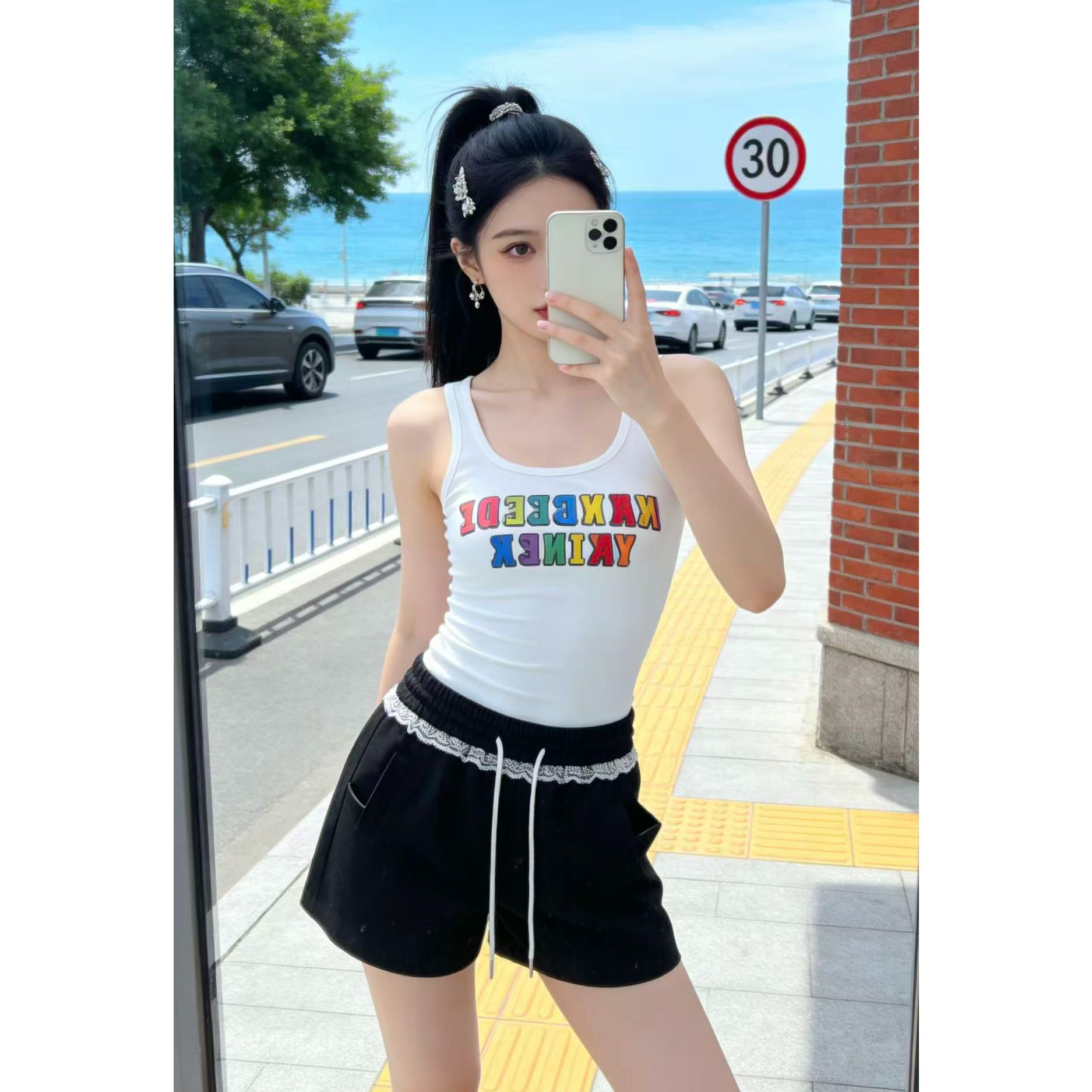 고급 레이스 조각 캐주얼 운동 레이스 반바지 여름 2026 한국 스타일 하이웨이스트 새로운 슬림해 보이는 밴딩 루즈핏