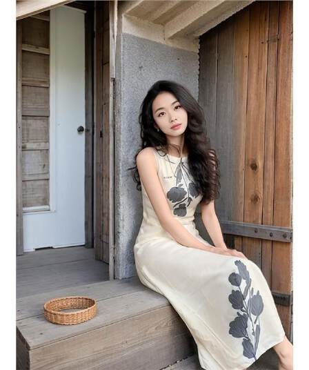 새로운 중식 여성 의류 품격 레트로 프린트 드레스 여름 작은 대중 디자인 느긋한 휴가 바람 조끼 길다 치마