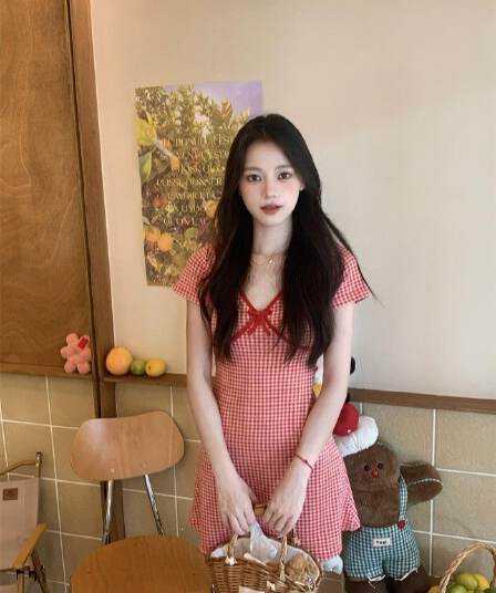 빨간색 체크무늬 V넥 반팔 드레스 여성 의류 여름 나비 매듭 핫걸 미니 스커트 디스플레이 몸 허리 수축 한 마디 치마