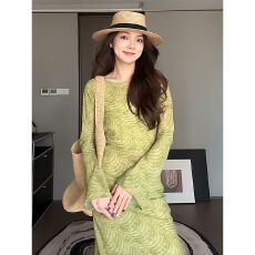 批发法式复古印花长袖<b class='q'>连衣裙</b>女2026新款夏季高级感修身显瘦气质长裙子