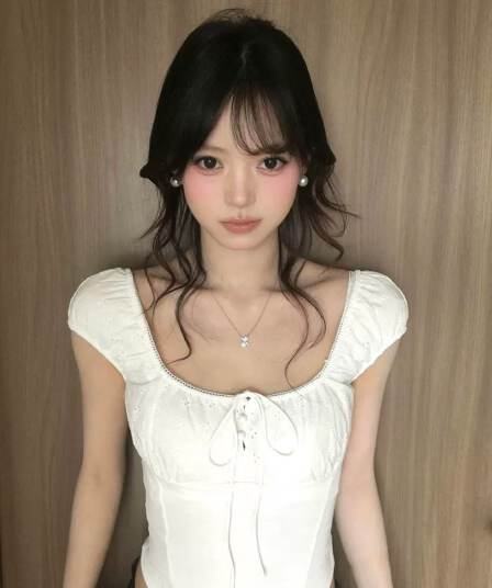 순수한 욕망 miu 부서 레이스 거품 소매 오프숄더 반팔 티셔츠 여성 여름 2026 슈퍼 잘 생긴 몸매 가꾸기 광장 칼라 맨위