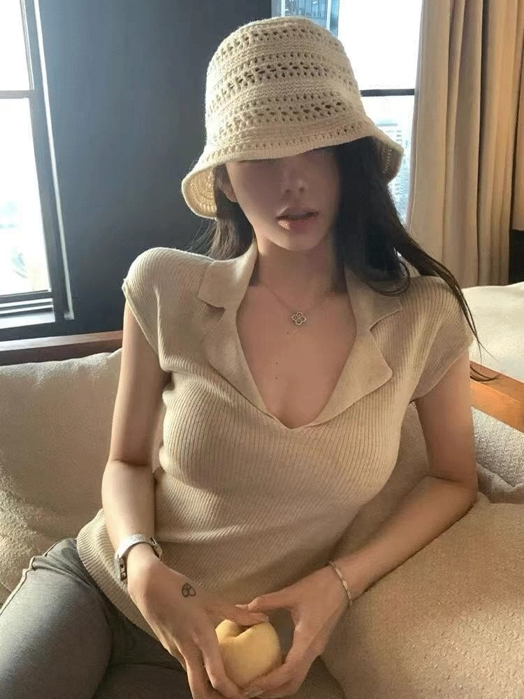고급 센스 서리가 내린 부서 살구 색상 V넥 POLO 셔츠 여성 여름 오래된 돈 바람 몸매 가꾸기 긍정적 인 어깨 니트 반팔 티셔츠 맨위