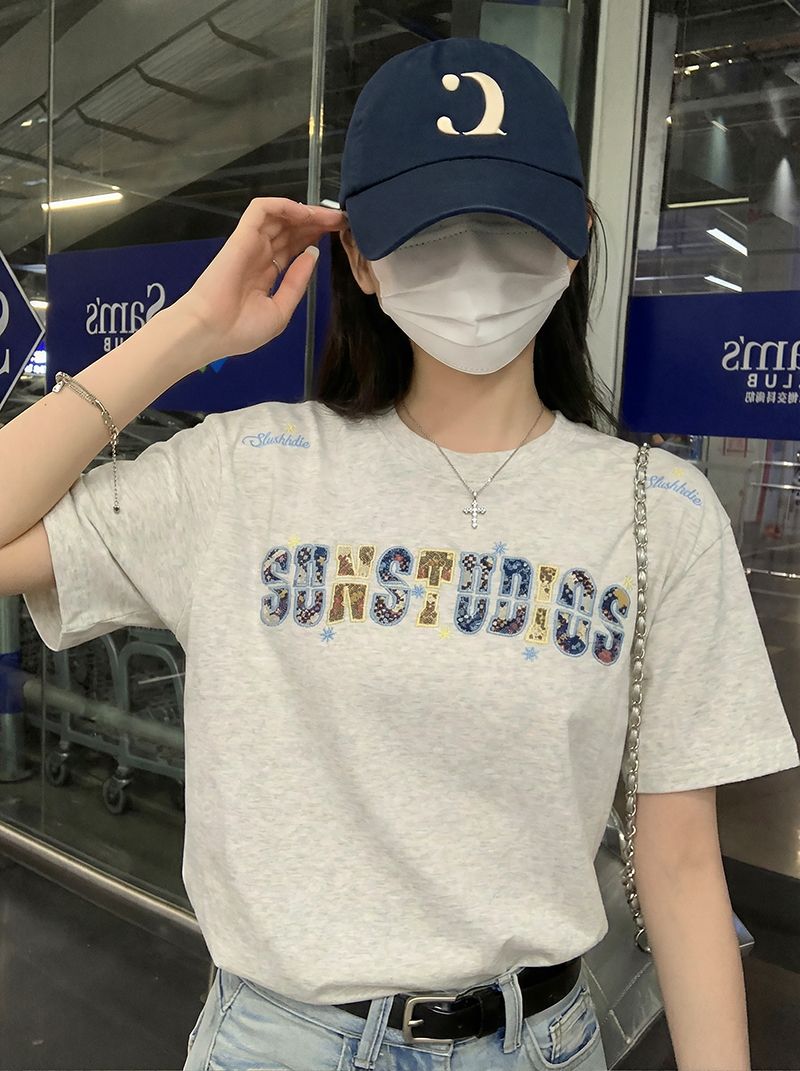 32 더블 실 240 그램 반팔 티셔츠 여성 여름 루즈핏 한 부서 디자인 센스 가시 자수 라운드 넥 맨위